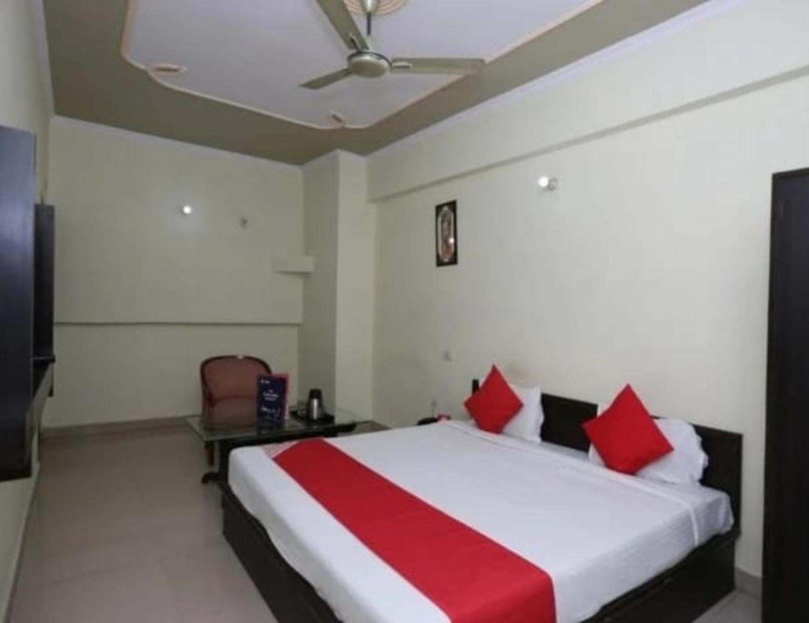 Hotel S K Palace Lucknow , Best Hotel In Lucknow , Hotel In Transport Nagar Lucknow ,Budget Hotels In Lucknow Bagian luar foto