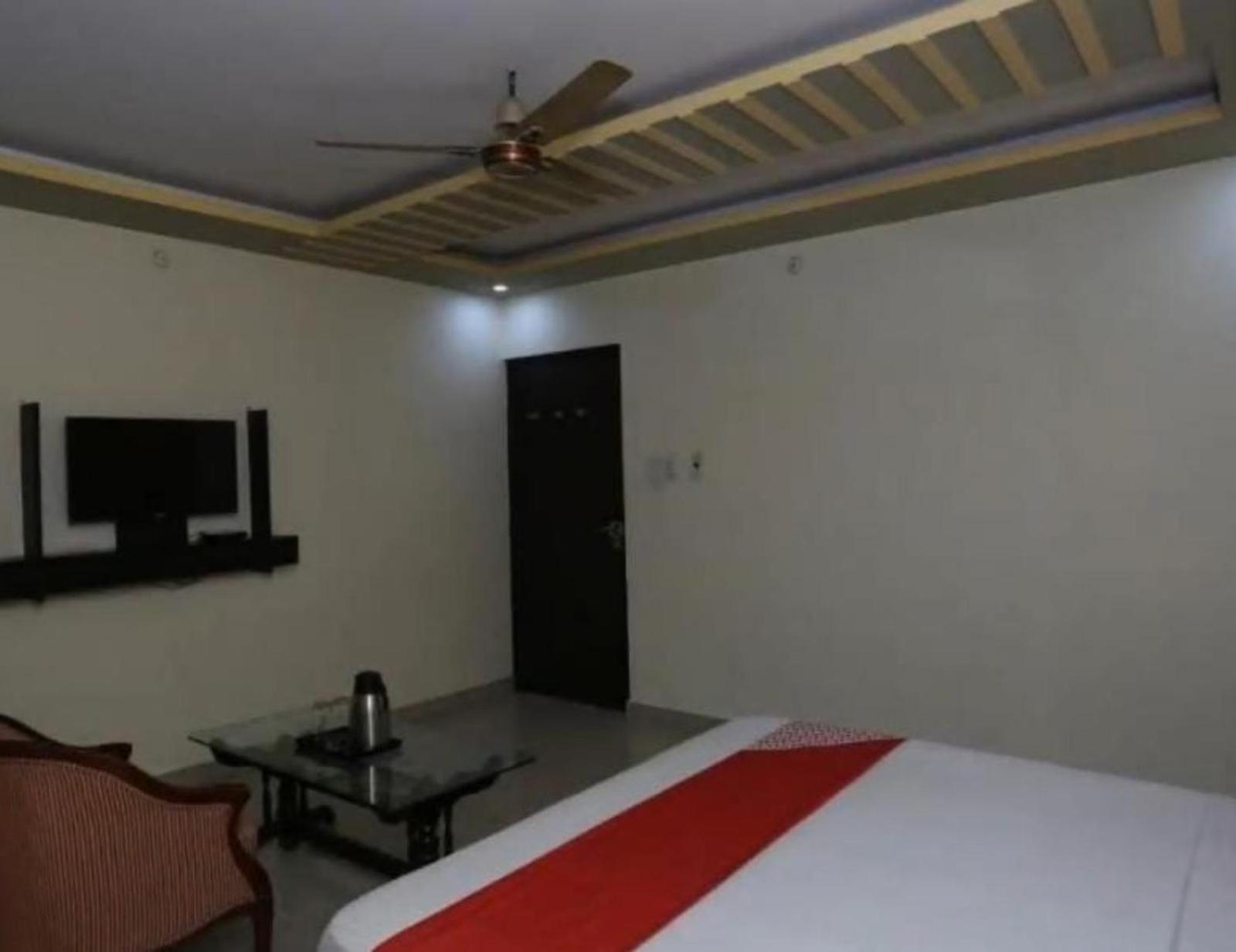 Hotel S K Palace Lucknow , Best Hotel In Lucknow , Hotel In Transport Nagar Lucknow ,Budget Hotels In Lucknow Bagian luar foto
